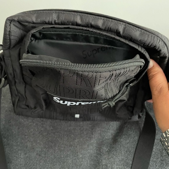 ❌SOLD❌Supreme SS19 Shoulder Bag—Used Once! - Picture 6 of 7